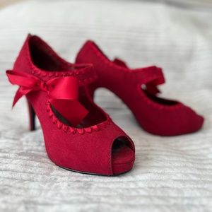 Velvet Heart red stiletto pumps size 6
